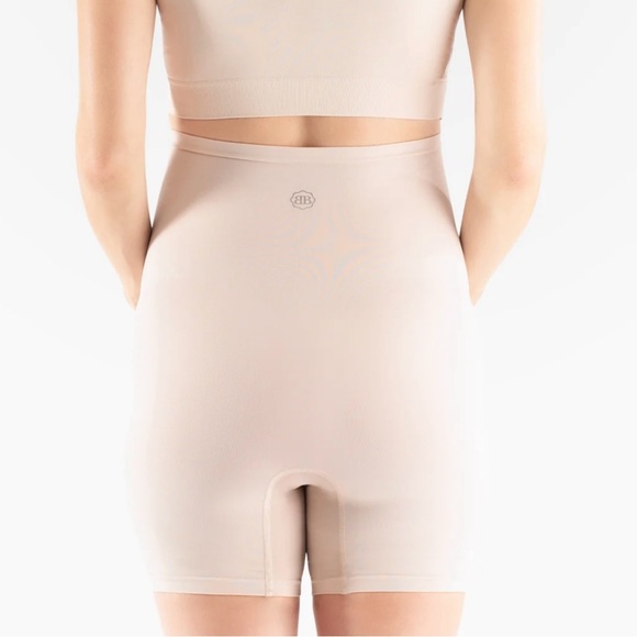 BELLY BANDIT® Thighs Disguise Maternity Support Shorts - Picture 3 of 7